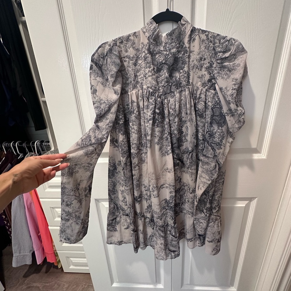 Elegant Black and White Women's Top